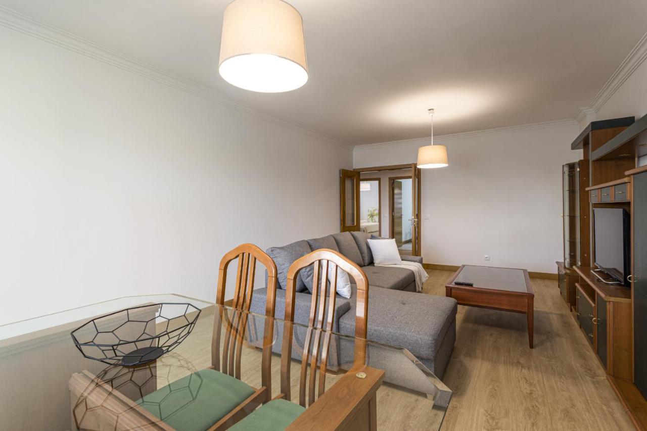 Miral 2 - Beach Front Apartment With Pool Куартейра Екстериор снимка
